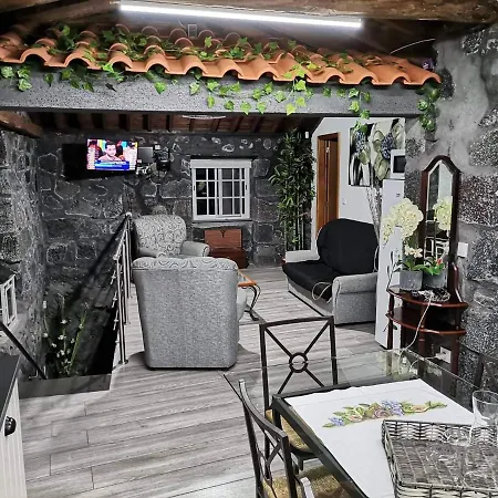 Casinha De Pedra Feriehus Cais do Pico